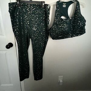 Tek Gear Dark Green Speckled Leggings and Sports Bra Set St Patrick’s Day 5k